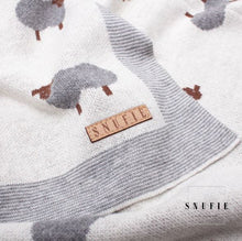 Load image into Gallery viewer, Baby blanket sheep - white
