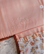 Load image into Gallery viewer, Change/mat clutch peach paisley tan