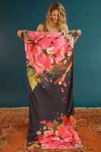 Load image into Gallery viewer, Luxurious painted peony scarf