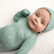 Load image into Gallery viewer, Three little tots- Arrow Print Knotted Newborn Baby Gown Pajamas with Hat