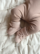 Load image into Gallery viewer, Saga Copenhagen Baby Booties - Mellow rose