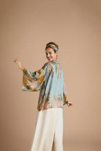 Load image into Gallery viewer, Trainigng Wisteria Kimono jacket-ice