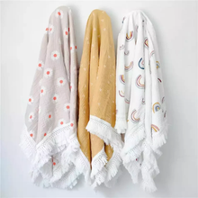 Load image into Gallery viewer, Annie &amp; Charles® patterned muslin blanket (Flowers)
