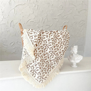 Annie & Charles® patterned muslin blanket (Leopard)