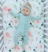 Load image into Gallery viewer, Standard size fitted crib sheet peach floral
