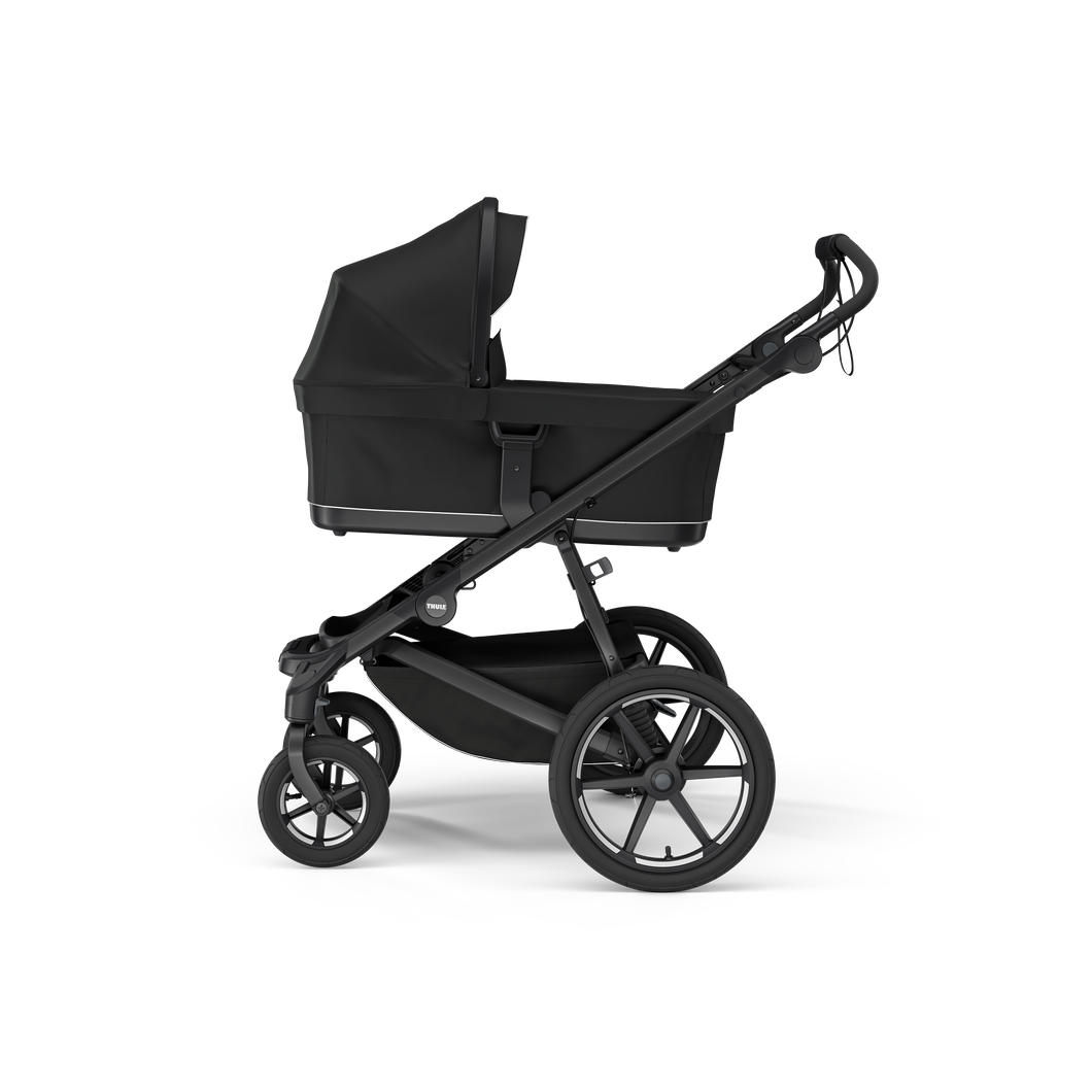Thule Urban Glide 4 Wheel (Black on Black)