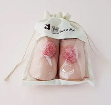 Load image into Gallery viewer, Baby leather slippers-pink pompom
